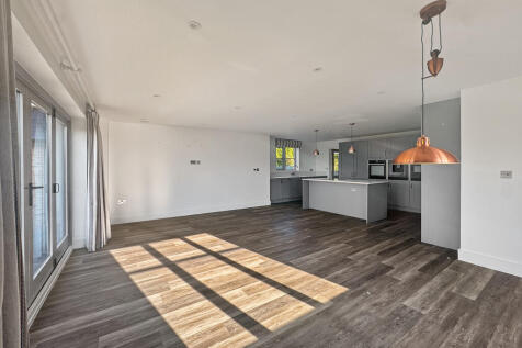 Kitchen dining ro...