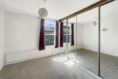 Bedroom 1 (2)
