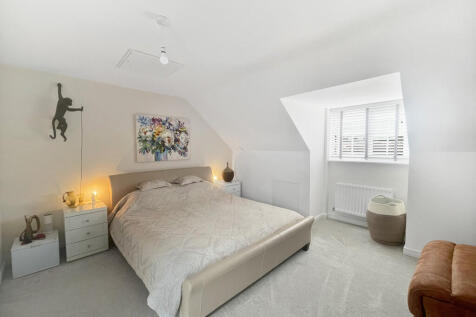 Master bedroom (2...
