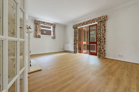 living room  - Co...