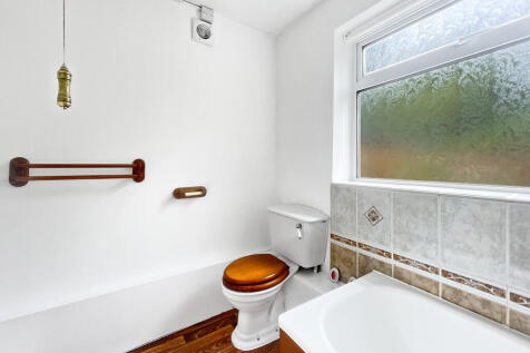 DS bathroom (2)