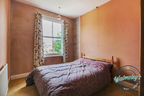 Rear bedroom