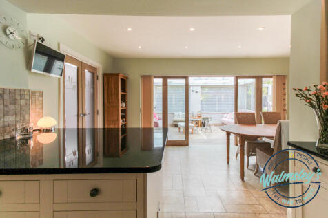 Kitchen &amp; dining