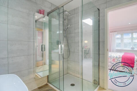 En-suite shower room