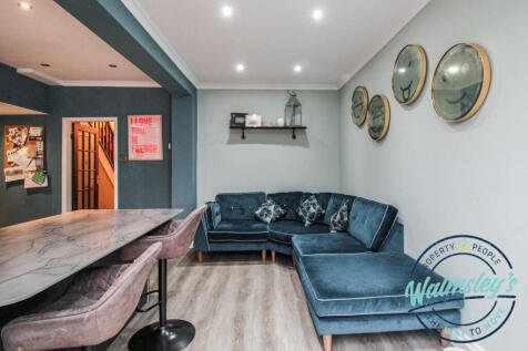 Sitting area within kitchen