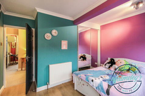 Double bedroom with fitted ward robes