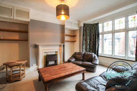 First floor sitting room/double bedroom