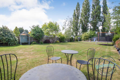 Rear gardens with Memorial Park beyond