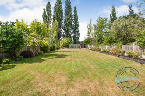 Rear Lawns