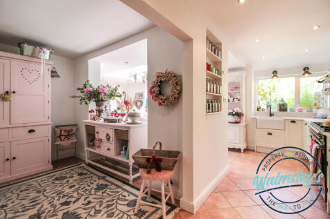 Dining, kitchen &amp; family room