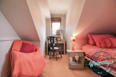 2nd floor bedroom