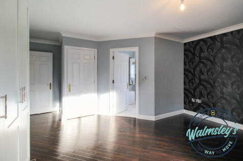 Main bedroom &amp; ensuite bathroom