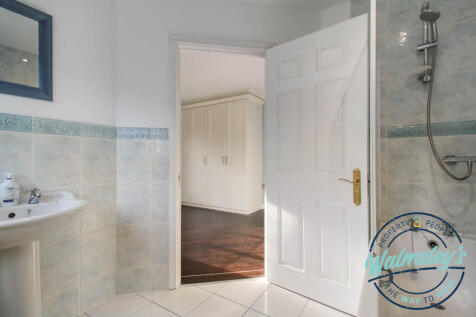 Bathroom towards main bedroom