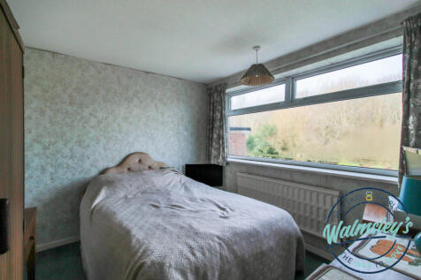 Rear bedroom