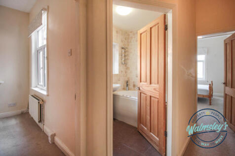 Bathroom &amp; landing