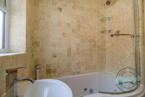 Bathroom Mayfield