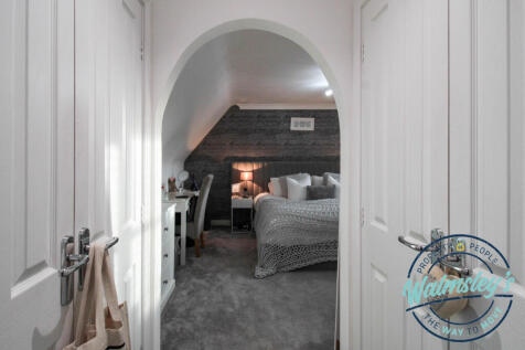 Dressing room &amp; main bedroom