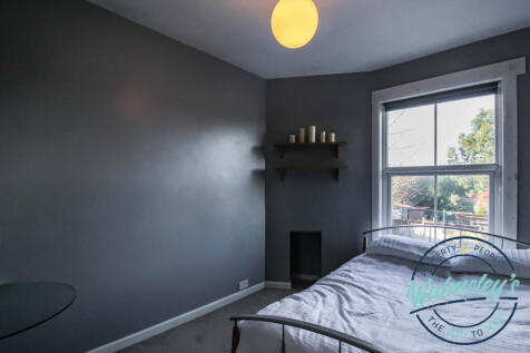 Rear double bedroom