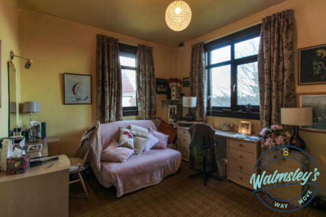 Rear double bedroom