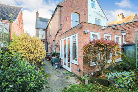 Rear garden &amp; extension