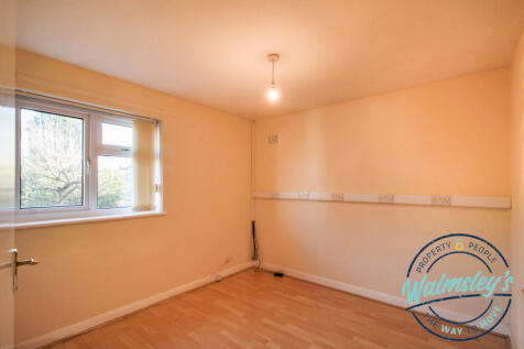 Double bedroom to rear