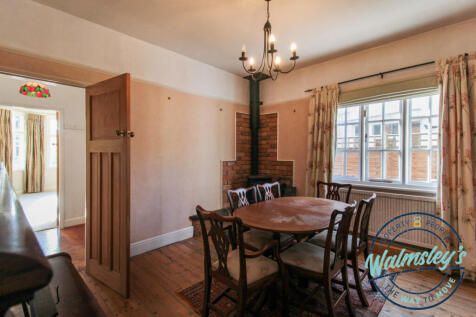 Dininhg room with log burner