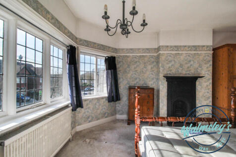 Front &amp; main bedroom