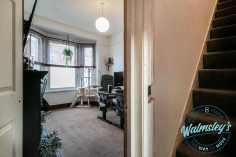 Front sitting room &amp; staircase