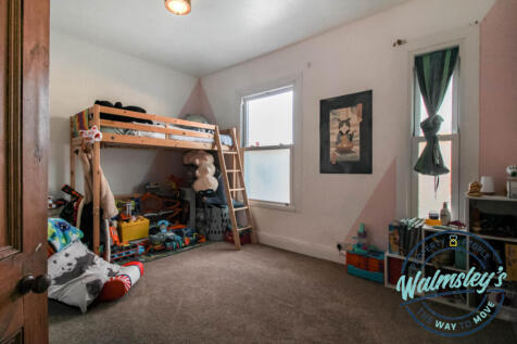 Front 1st floor bedroom