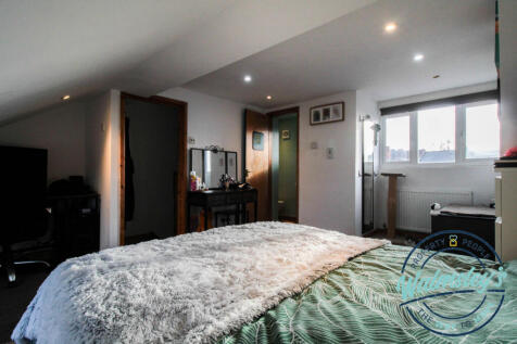 Top floor bedroom with ensuite shower room