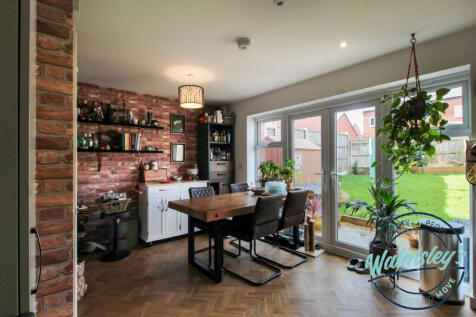Kitchen dining room