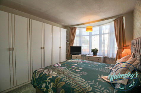 Front double bedroom