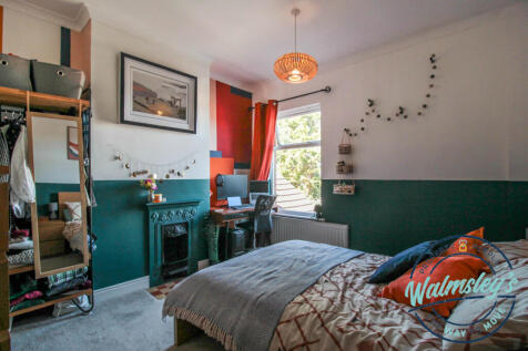 Rear double bedroom