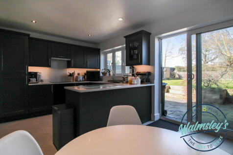 Kitchen dining room
