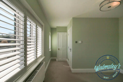Front 1st floor bedroom