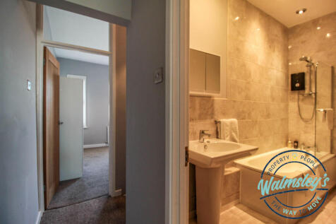 Bathroom towards front bedroom