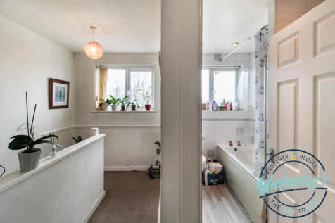 Landing of 88 &amp; Bathroom