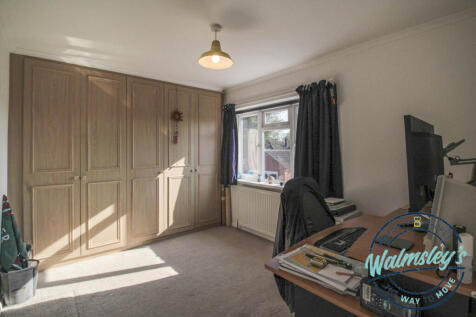 Rear double bedroom