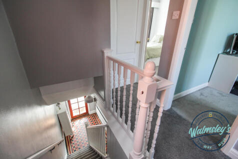 Landing &amp; hallway