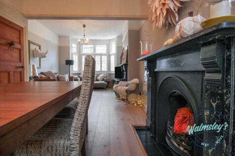 Dining room feature