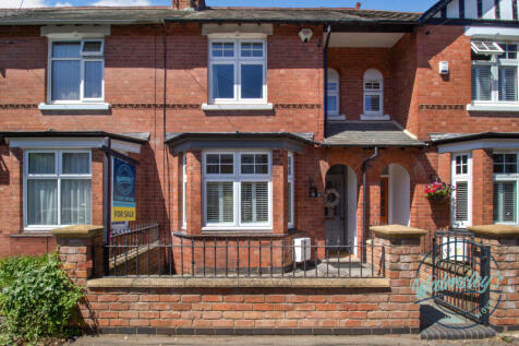 Direct frontage &amp; gated foregarden