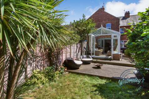 Rear elevation &amp; decked terrace