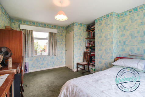 Dual aspect double bedroom
