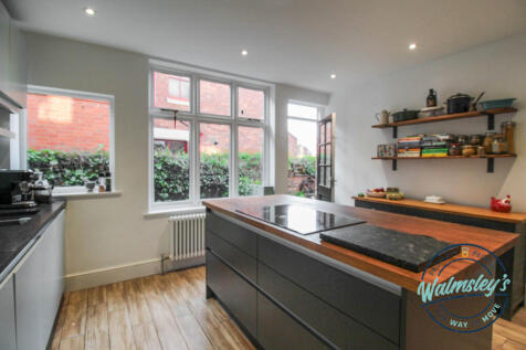 Kitchen dining room