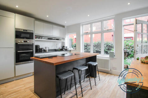 Kitchen breakfast room