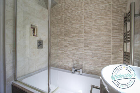 Bathroom towards hallway
