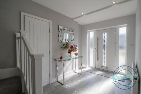 Extended hallway &amp; door to versatile office playro