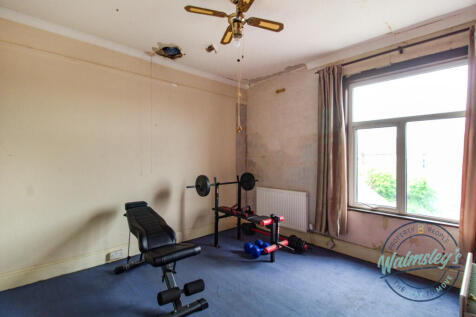Rear bedroom 2