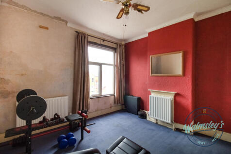 Rear bedroom