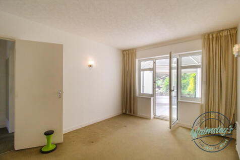 Rear reception &amp; hallway &amp; conservatory